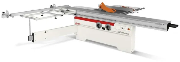 Sierra circular SCM, SI 300 NOVA con hoja de sierra basculante y mesa deslizante.